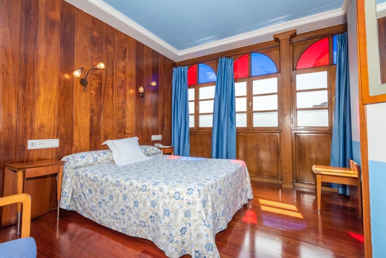 Hotel Castillo De Gauzon 3*