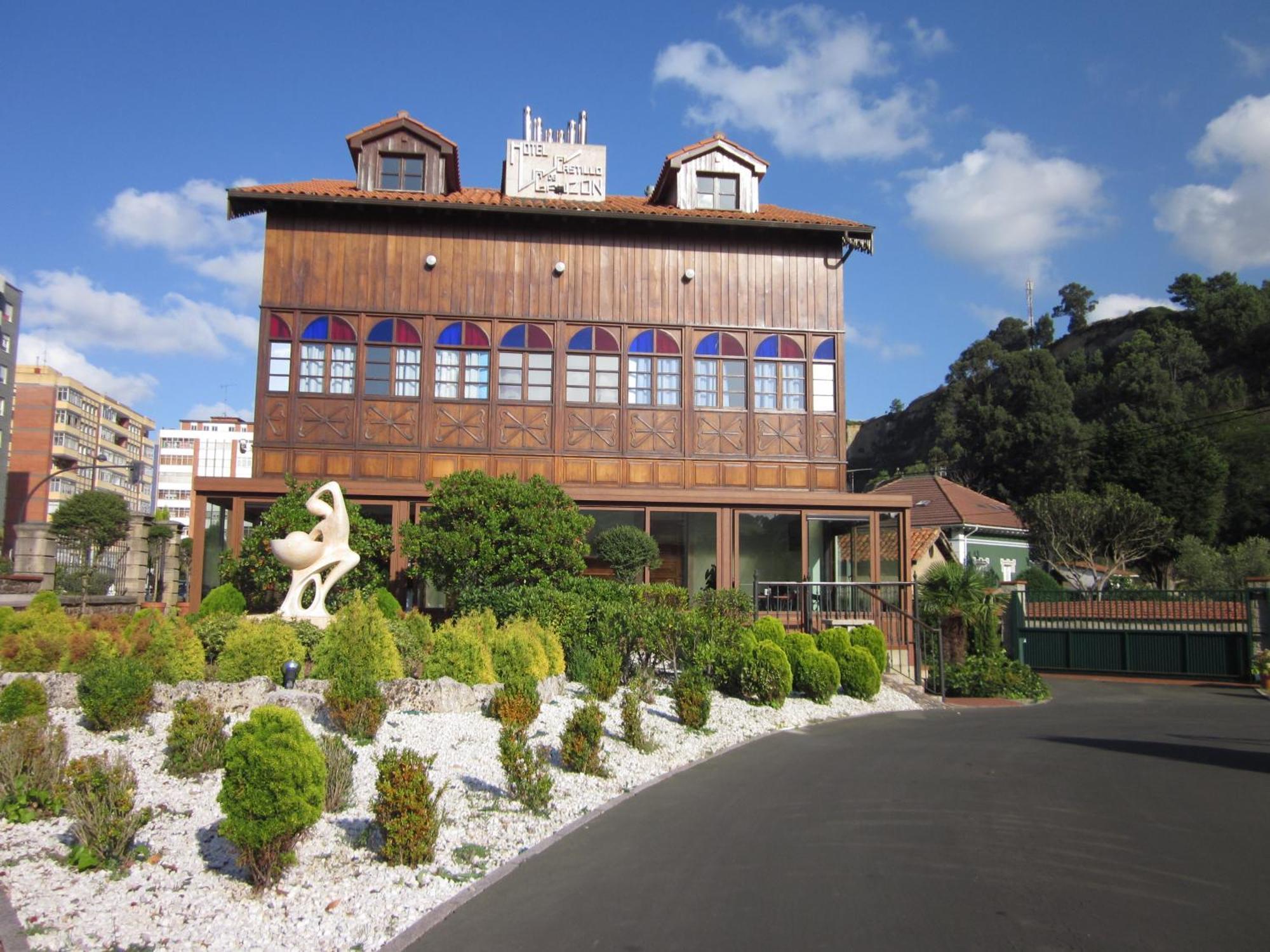 Hotel Castillo De Gauzon 3*